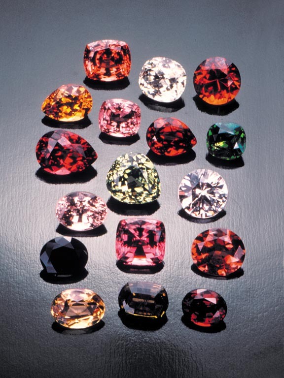 Garnet Gemstone | Garnet Stone – GIA