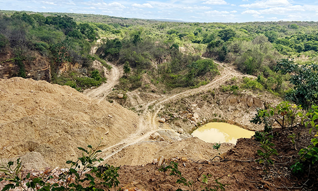 Figure 1. Pedro II is the most important opal source in Brazil. The town is located in the northeast of the state of Piauí, and opal deposits are distributed in an area about 20 km in diameter around the township. The current opal mine is an open-pit operation. Photo courtesy of Prime Gems. Figure 1. Pedro II is the most important opal source in Brazil. The town is located in the northeast of the state of Piauí, and opal deposits are distributed in an area about 20 km in diameter around the township. The current opal mine is an open-pit operation. Photo courtesy of Prime Gems.