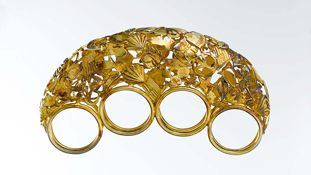 Myra Mimiltsch-Gray(迈拉·米密尔希·格雷)创作的 Brass Knuckles(指节套环) Myra Mimiltsch-Gray(迈拉·米密尔希·格雷)创作的 Brass Knuckles(指节套环)