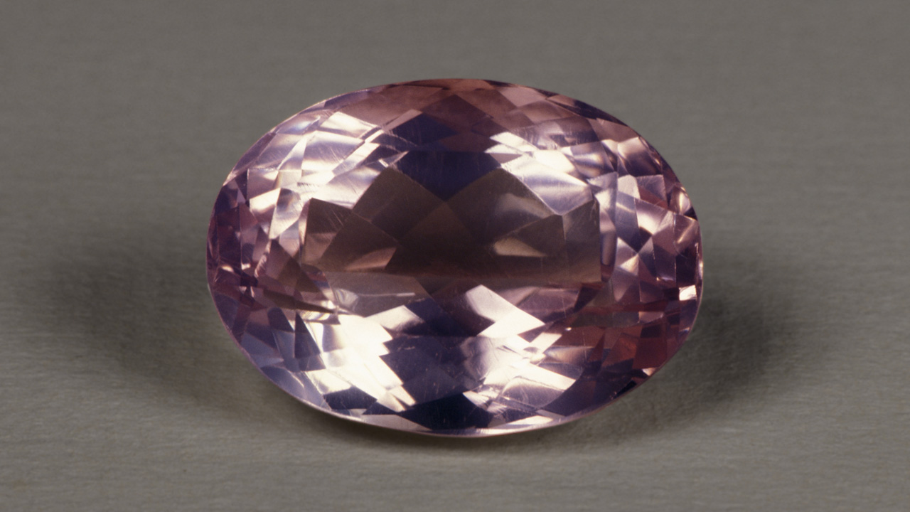 ローズクォーツ | ローズクォーツストーン – GIA