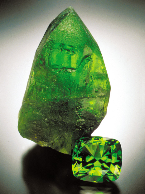 64.57-carat Cut Peridot and 7.9-cm Tall Crystal