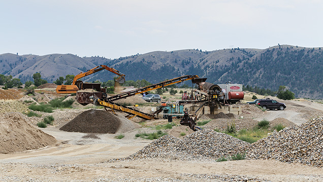 Equipment and piles of stones Equipment and piles of stones