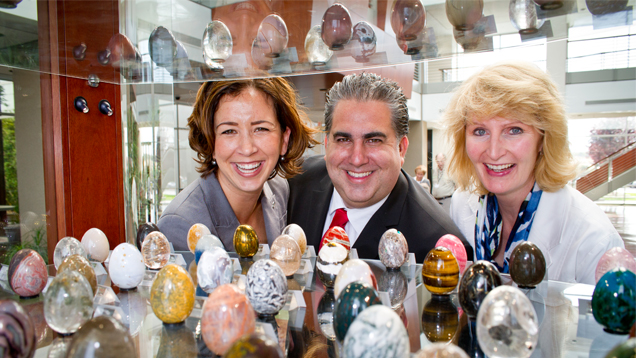 From left: McKenzie Santimer, exhibit developer of the GIA Museum; Josh Hyman; and Terri Ottaway, curator of the GIA Museum. Photo by Kevin Schumacher/GIA