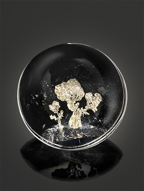 Tree-like metal sulfide inclusion in quartz. Tree-like metal sulfide inclusion in quartz.