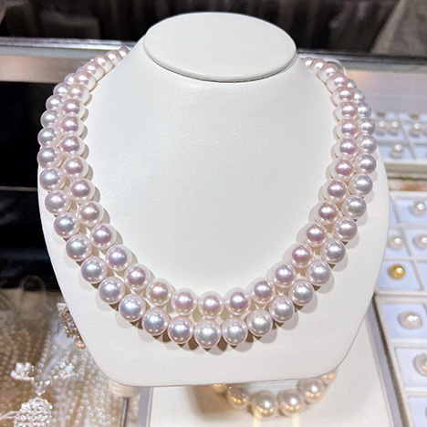 Two strands of large Japanese akoya bead cultured pearls. The pearls range from 11.0 to 11.6 mm in the top strand and from 11.0 to 12.2 mm in the bottom strand. Photo by Artitaya Homkrajae. Two strands of large Japanese akoya bead cultured pearls. The pearls range from 11.0 to 11.6 mm in the top strand and from 11.0 to 12.2 mm in the bottom strand. Photo by Artitaya Homkrajae.