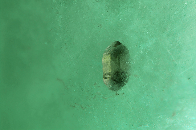 Raman identified this crystal as “high” zircon. Raman identified this crystal as “high” zircon.