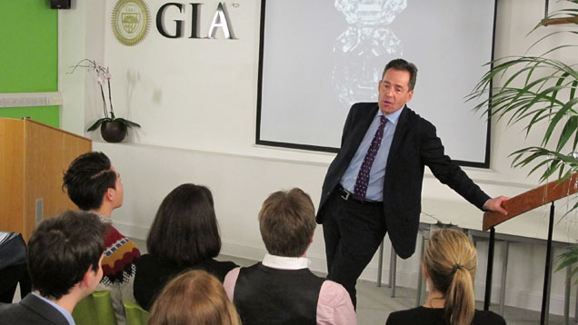 John Benjamin, a long-time contributor of the BBC’s Antiques Roadshow, spoke at a December GIA Alumni Association London chapter event and shared the importance of looking at jewelry design in the context of the time period. John Benjamin, a long-time contributor of the BBC’s Antiques Roadshow, spoke at a December GIA Alumni Association London chapter event and shared the importance of looking at jewelry design in the context of the time period.