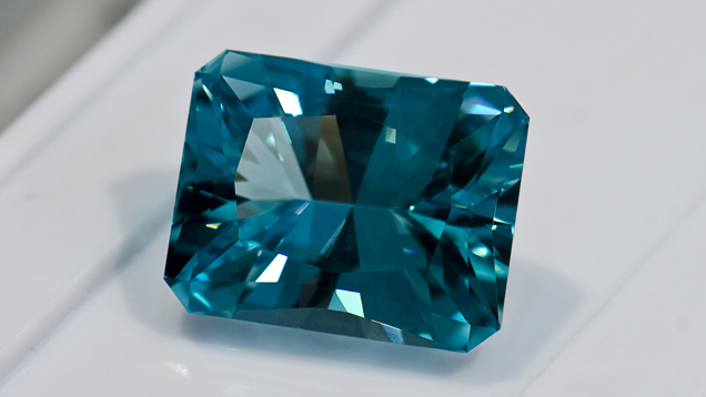 Faceted(ファセット)カットされたアクアマリン Faceted(ファセット)カットされたアクアマリン