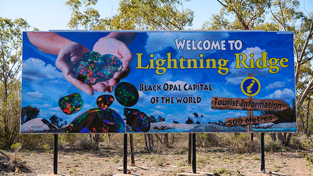 Lightning Ridge welcome sign Lightning Ridge welcome sign