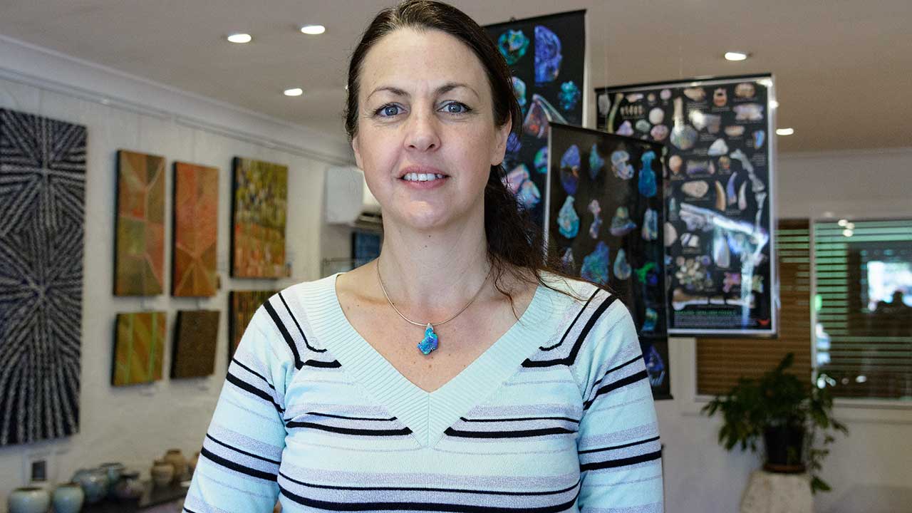 DSC_1460_185761-1280x720.jpg. Some of the miners complete the entire value chain by mining, cutting, designing, and manufacturing jewelry, and even operating a retail store, like Vicki Bokros at Down to Earth Opals in Lightning Ridge. Photo by Andrew Lucas/GIA.