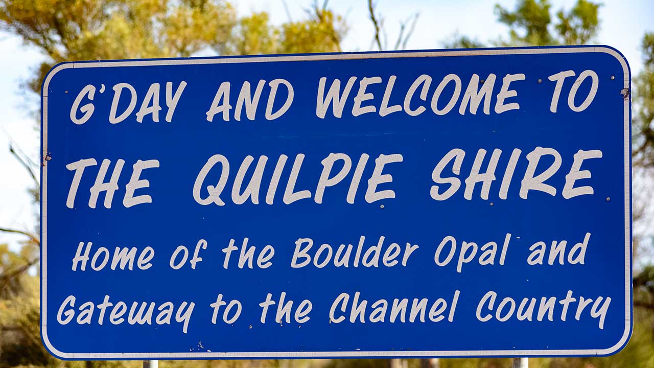DSC_3644_185721-1280x720.jpg. Quilpie（奎尔派）的所有矿场都非常热情好客。 摄影：Andrew Lucas（安德鲁·卢卡斯）/GIA。