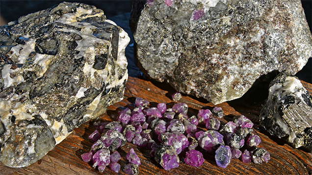 Pink sapphires from Kibuoko, Tanzania Pink sapphires from Kibuoko, Tanzania