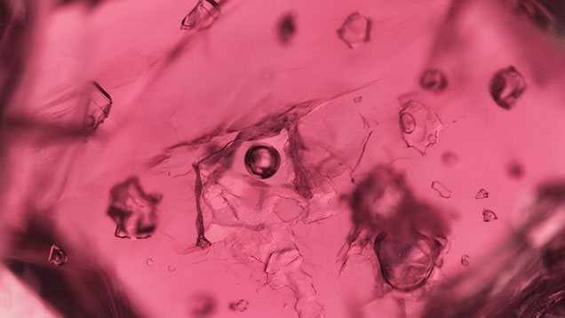Multiphase inclusions in Star of David spinel Multiphase inclusions in Star of David spinel