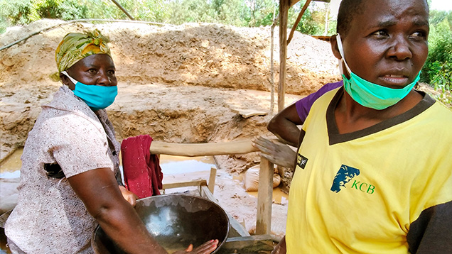 Miners in Kenya are in direct contact with mercury when they use an amalgam made of mercury and gold. Miners in Kenya are in direct contact with mercury when they use an amalgam made of mercury and gold.