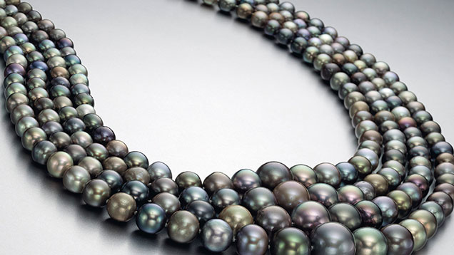At Christie’s recent New York auction, an Asian buyer paid a record price of $5.1 million for a four-strand natural colored pearl necklace with pearls ranging from between 4.90 mm to 12.65 mm in size. Prices for other lots, however, were off from the peaks of 2013-2014. At Christie’s recent New York auction, an Asian buyer paid a record price of $5.1 million for a four-strand natural colored pearl necklace with pearls ranging from between 4.90 mm to 12.65 mm in size. Prices for other lots, however, were off from the peaks of 2013-2014.