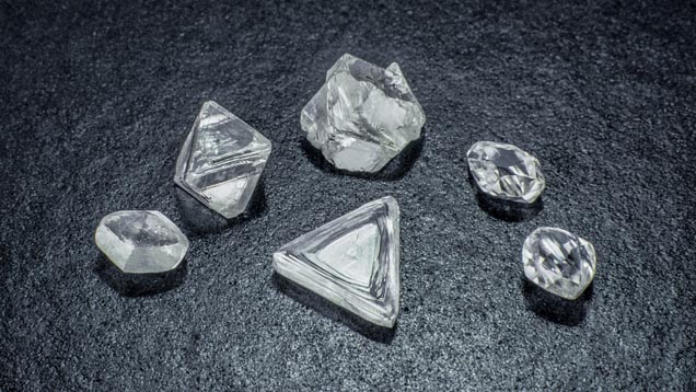 How To Tell The Difference Between Crystal And Diamond?