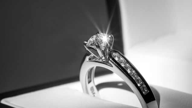 Engagement Ring Cleaning – Tips To keep the sparkle!