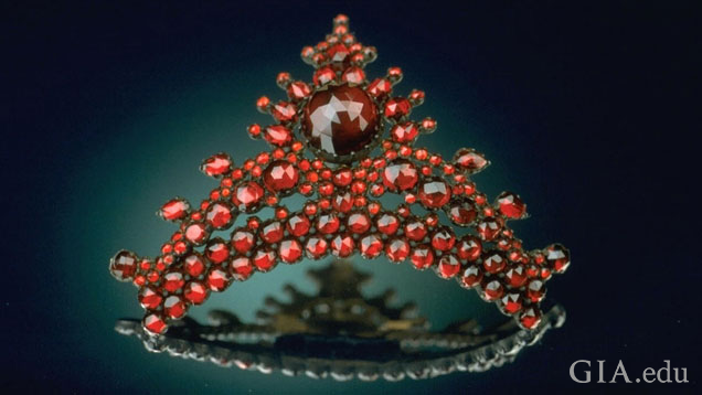 This antique hair comb set with Bohemian pyrope garnets from the Czech Republic is part of the National Gem Collection at the Smithsonian Institution. Courtesy: Chip Clark, Smithsonian Institution