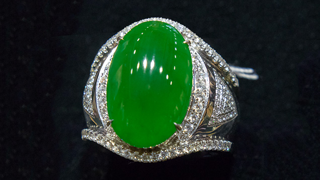 Jadeite cabochon ring