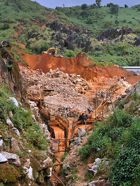 Spinel mine activity