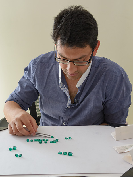 Sorting faceted emeralds