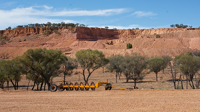 Panoramic view of boulder opal mine