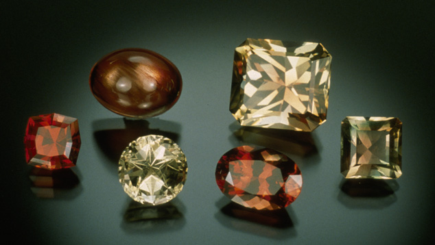 These fine-quality gems display some of the sunstone colours found in the Plush, Oregon, mining area. – Jeff Scovil, courtesy Jeff Scovil