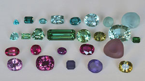 宝石トルマリン中の銅及び鉄の色素に置いてのスペクトル差異