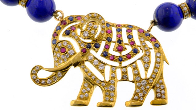 18K yellow gold elephant pendant/brooch