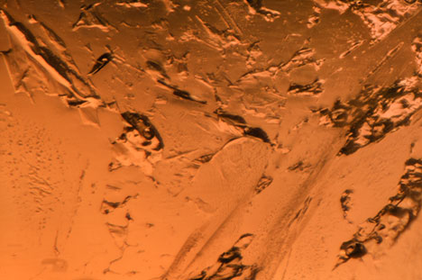 Multiphase inclusions indicate eosphorite’s formation.