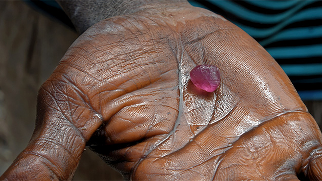 Garnet from Lutela, Tanzania