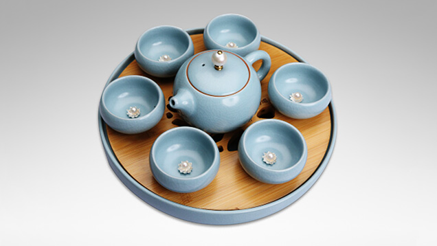 Tea set decorated with Chinese freshwater cultured pearls