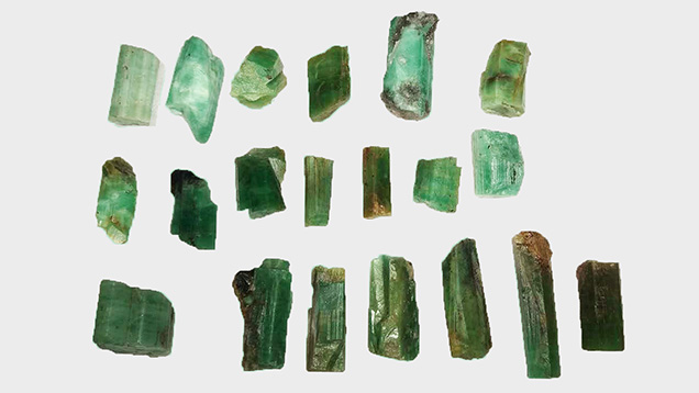 Medium- to low-quality rough emeralds from Malipo, China