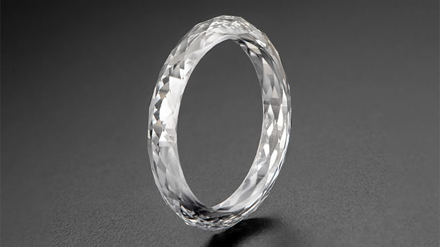 Figure 1. The 4.04 ct ring fashioned from a single-crystal CVD-grown diamond. Photo by Towfiq Ahmed.