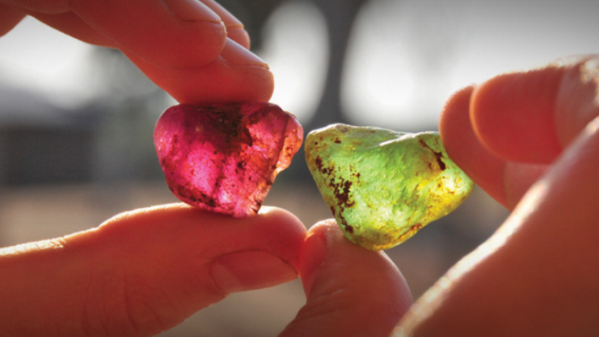 研究宝石学家 636x358 Hero（希罗）