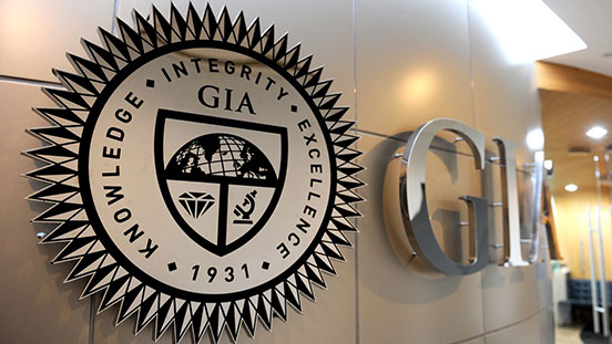 Studying at GIA means studying at the source. You’ll learn precious gemological knowledge from the creators of the 4Cs, and invaluable design skills from accomplished instructors.