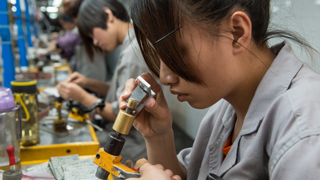 At the Chow Tai Fook factory, the GIA team extensively documented the operation of each department involved in the company’s diamond manufacturing business.