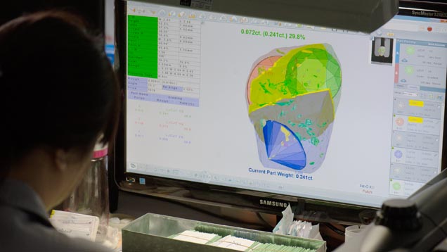 The Sarin Galaxy 1000 is a fast and efficient system for mapping a rough diamond’s inclusions.