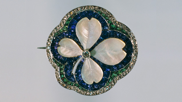 Art Deco four-leaf clover shaped mother-of-pearl brooch