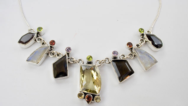 グリーンクォーツの自然形成と発生