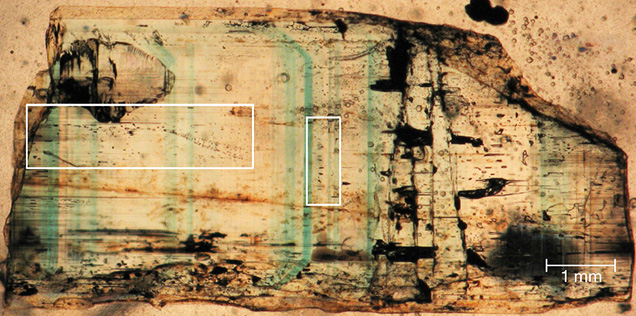 Internal features of zoned emerald crystal