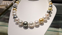 マルチカラー真珠ネックレス
