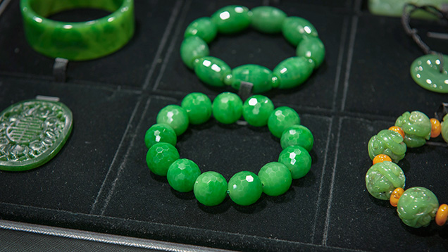 Bracelets with faceted nephrite beads