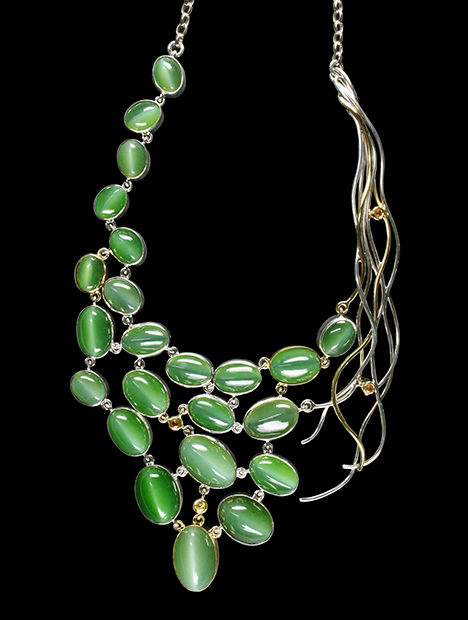 Necklace with apple-green nephrite cabochons