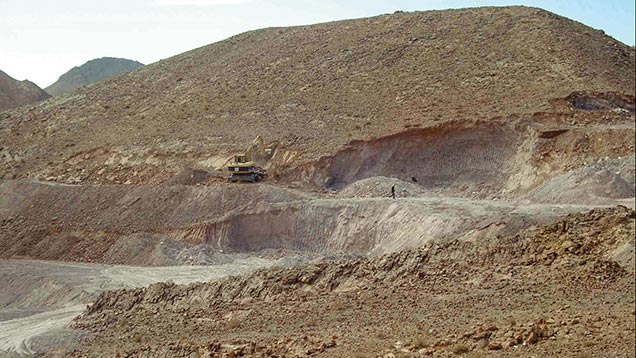 Front of open quarry in Boudi