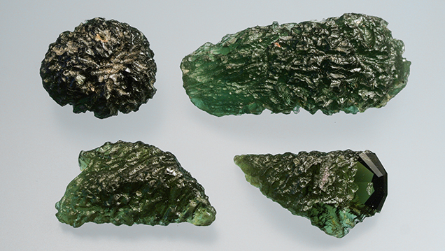 Natural and imitation moldavites