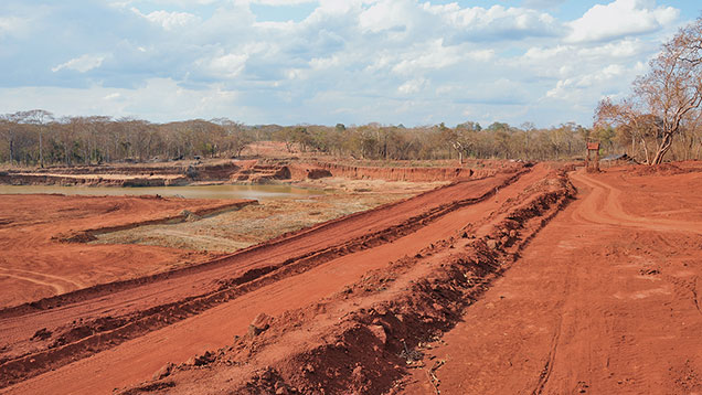 Bulk sampling pit at Maninge Nice