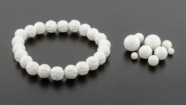 Tridacna shell beads