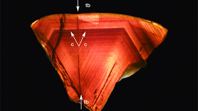 View of growth zoning in a twinned Australian chrysoberyl crystal