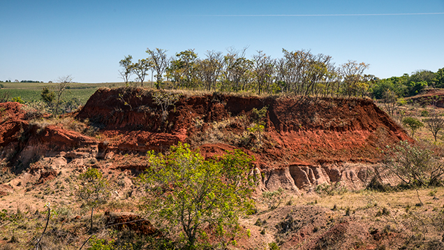 Diamond-bearing sediments at the abandoned Romaria mine